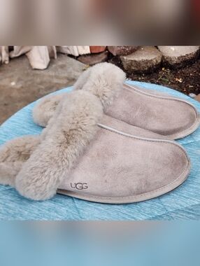 UGG Women's Sheepskin Lined Slip-On Slippers in Taupe